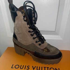 Louis Vuitton Laureate Platform Desert Boot